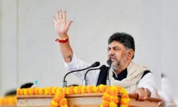 RajneeiGuru.com - पीएम आवास के पास भी गड्ढे हैं डीके शिवकुमार - Ref by NDTV