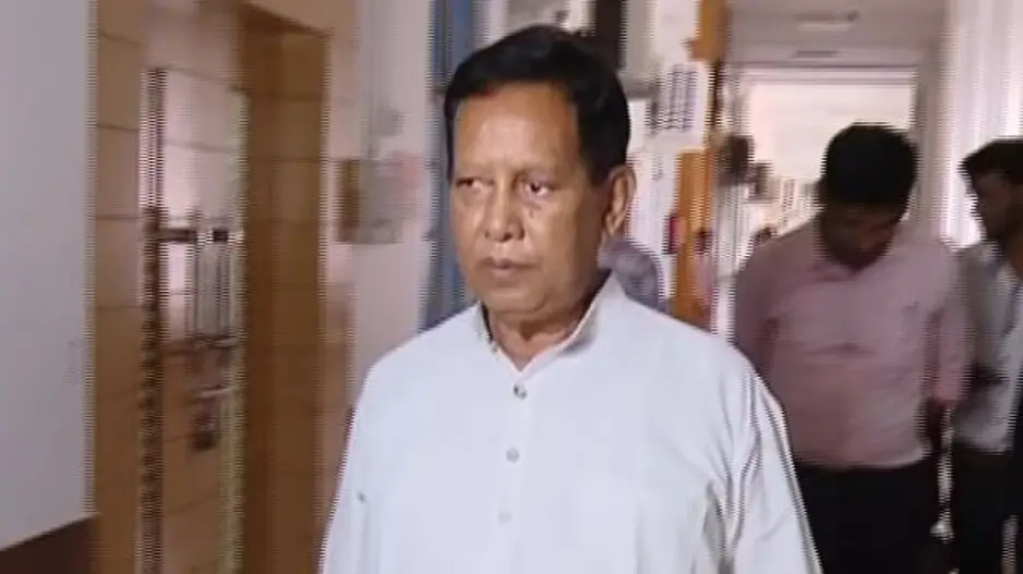 RajneetiGuru.com - असंतोष के बाद बीजद ने वरिष्ठ नेता मल्लिक को किया निलंबित - Ref by OdishaTV