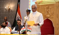 RajneetiGuru.com - आचार्य देवव्रत ने संभाला महाराष्ट्र का अतिरिक्त प्रभार - Ref by NDTV