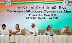 RajneetiGuru.com - कांग्रेस की महत्वपूर्ण CWC बैठक 24 सितंबर को पटना में - Ref by the New Indian Express