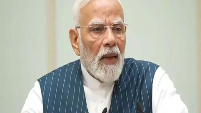 RajneetiGuru.com - पीएम मोदी मणिपुर में, उम्मीदों और संदेहों के बीच दौरा - Ref by TribuneIndia