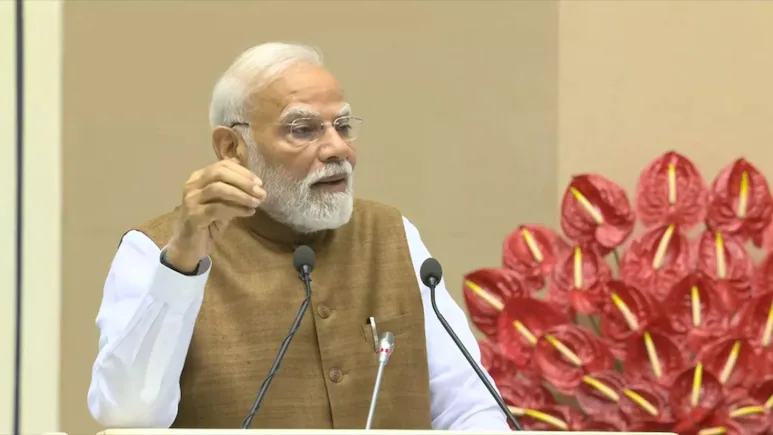 RajneetiGuru.com - प्रधानमंत्री मोदी के दौरे से प्रमुख बुनियादी ढांचे, रक्षा परियोजनाओं का अनावरण - Ref by NDTV