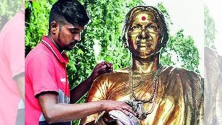 RajneetiGuru.com - मीनाताई ठाकरे की प्रतिमा का अपमान, एक व्यक्ति गिरफ्तार - Ref by TOI