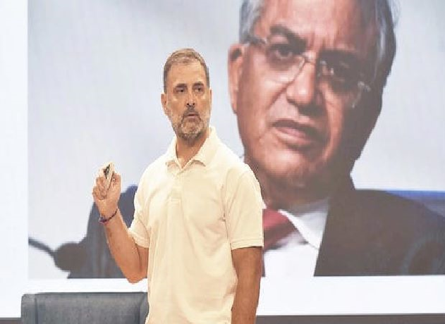 RajneetiGuru.com - 'वोट चोरी' के आरोप पर राहुल गांधी, चुनाव आयोग में टकराव - Hindustan Times