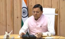 RajneetiGuru.com - UKSSSC लीक मुख्यमंत्री धामी ने सीबीआई जांच की सिफारिश की, प्रदर्शनकारी युवाओं से मिले - Ref by News18