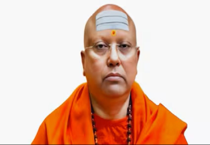 RajneetiGuru.com - दिल्ली आश्रम यौन उत्पीड़न 'ढोंगी बाबा' के फोन से मिले आपत्तिजनक सबूत - Ref by News18