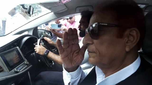 rajneetiguru.com - आज़म खान का राजनीतिक पतन और सपा की बदलती सूरत। Image Credit – The Indian Express