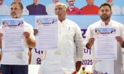 rajneetiguru.com - बिहार चुनाव 2025: EBC के लिए महागठबंधन का न्याय संकल्प। Image Credit – The Indian Express