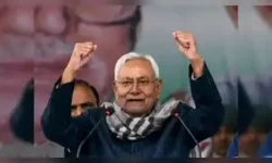 rajneetiguru.com - बिहार चुनाव से पहले नीतीश कुमार की नई योजनाएँ। Image Credit – The Economic Times