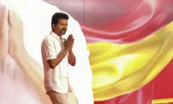 rajneetiguru.com - विजय ने तिरुचिराप्पल्ली से ‘आई एम कमिंग’ चुनावी अभियान शुरू किया। Image Credit – The Economic Times