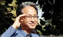 rajneetiguru.com - सोनम वांगचुक: नवोन्मेषक से आंदोलनकारी तक का सफर। Image Credit – The Indian Express