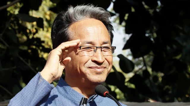 rajneetiguru.com - सोनम वांगचुक: नवोन्मेषक से आंदोलनकारी तक का सफर। Image Credit – The Indian Express