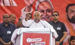 rajneetiguru.com - पटना में बदलाव की आवाज़ें, फिर भी नितीश कुमार ही केंद्र में। Image Credit – The Indian Express