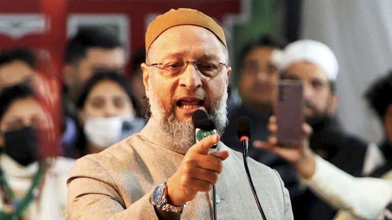 RajneetiGuru.com - AIMIM प्रमुख असदउद्दीन ओवैसी ने पूछा पहलगाम हमले के बाद सैन्य कार्रवाई क्यों रोकी गई - Ref by India Today