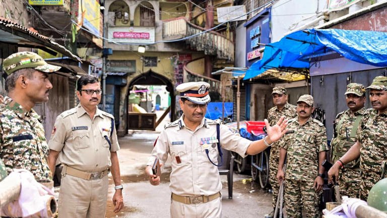 RajneetiGuru.com - कटक में धार्मिक जुलूस, अफवाह और रैली से सांप्रदायिक आग - Image Credit the Indian Express