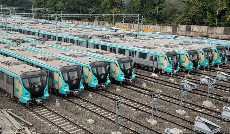 RajneetiGuru.com - मुंबई मेट्रो लाइन 3 पूरी तरह चालू, बदलेंगी शहर की यात्रा - Image Credited Newspoint