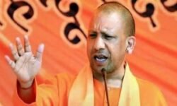 RajneetiGuru.com - मुख्यमंत्री योगी आदित्यनाथ के विवादित कदमों पर भाजपा नेता की इस्तीफ़े की धमकी - Ref by ABP