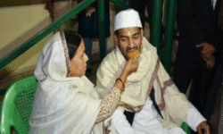 RajneetiGuru.com - राबड़ी देवी की तेज प्रताप पर प्रतिक्रिया 'चुनाव लड़ो' - Image Credited by The Dily Jagran