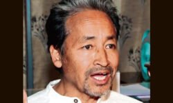 RajneetiGuru.com - सोनम वांगचुक की एनएसए चुनौती पर एससी ने केंद्र से जवाब मांगा - Image Credited by Hindustan times