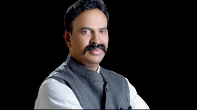 rajneetiguru.com - महिला डॉक्टर की आत्महत्या से सतारा की सियासत गरमाई। Image Credit – The Indian Express