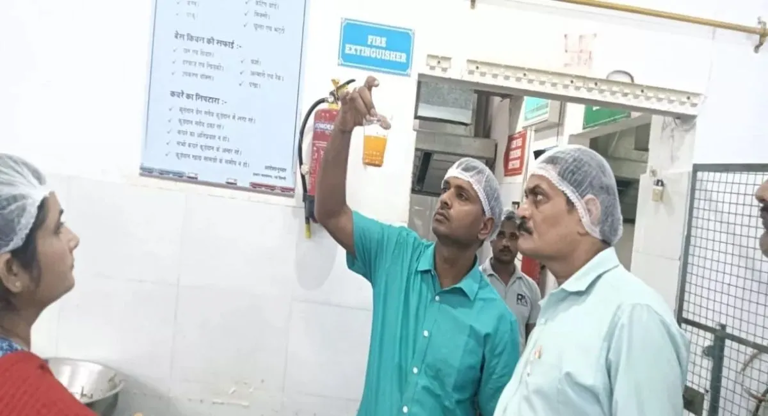 SamacharToday.co.in - प्रमुख ब्रांड पतंजलि, अमूल शुद्धता जाँच में विफल - Image Credited by NewsPoint
