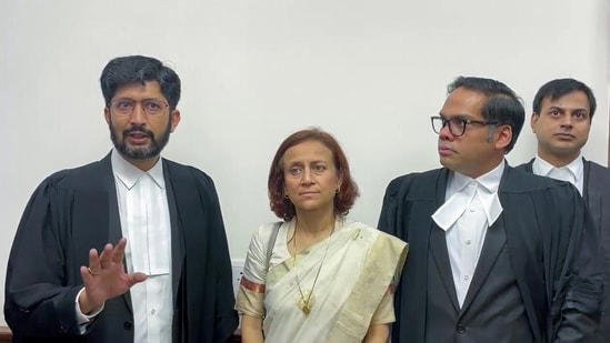 SamSamacharToday.co.in - सोनम वांगचुक की NSA हिरासत के खिलाफ पत्नी पहुंचीं सुप्रीम कोर्ट - Image Credit Hindustan TimesacharToday.co.in - सोनम वांगचुक की NSA हिरासत के खिलाफ पत्नी पहुंचीं सुप्रीम कोर्ट - Ref by Hindustan Times