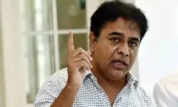 rajneetiguru.com - तेलंगाना में बस किराया विवाद पर राजनीतिक टकराव। Image Credit – The Economic Times