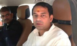 SamacharToday.co.in - तेज प्रताप यादव ने Post-Poll राजनीतिक भविष्य के दिए संकेत - Image Credited by ZEE News