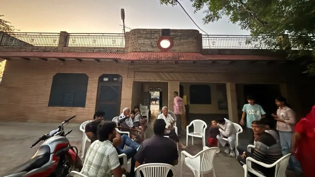 rajneetiguru.com - हरियाणा मतदाता सूची विवाद: राहुल गांधी के आरोपों पर आयोग का जवाब। Image Credit – The Indian Express