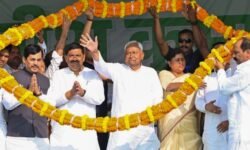 rajneetiguru.com - बिहार चुनाव 2025: 68.76% मतदान, एनडीए को बढ़त के संकेत। Image Credit – The Indian Express