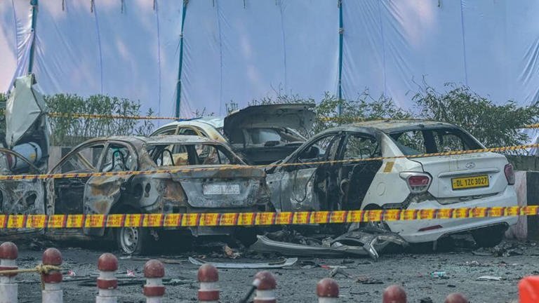 RajneetiGuru.com - अल-फ़लाह विश्वविद्यालय ने आतंकी संबंध नकारे, पूर्ण जांच सहयोग का वादा - Image Credited by Live Mint