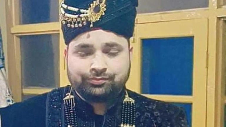 RajneetiGuru.com - लाल किला कार विस्फोट जांच में पुलवामा से दिल्ली के सर्जन हिरासत में - Image credited by Times NOW