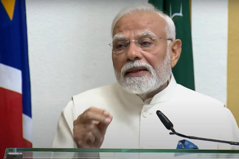 RajneetiGuru.com - श्रीकाकुलम मंदिर भगदड़ नौ मृत, पीएम ने सहायता घोषित की - Image credited by News18