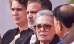 RajneetiGuru.com - CWC बैठक बिहार हार के बाद 'G RAM G' कानून पर देशव्यापी आंदोलन की तैयारी - Image Credited by India Today