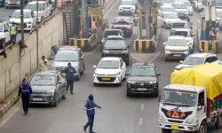 Rajneetiguru.com - प्रदूषण पर प्रहार दिल्ली में 2500 से अधिक वाहनों पर जुर्माना, 28 पीयूसी केंद्र निलंबित - Image Credited by Hindustan Times