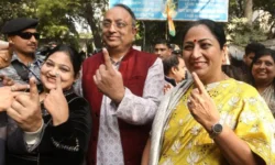 rajneetiguru.com - दिल्ली MCD उपचुनाव: बीजेपी आगे, पर AAP-कांग्रेस को मिली बढ़त। Image Credit – The Indian Express