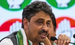 rajneetiguru.com - प्रियंका गांधी बयान से कांग्रेस नेतृत्व पर बहस। Image Credit – The Indian Express