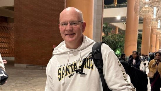 RajneetiGuru.com - बेंगलुरु एयरपोर्ट की दूरी बनी अंतर्राष्ट्रीय मज़ाक का विषय - Image Credited by Hinduatan Times