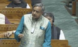 RajneetiGuru.com - मनरेगा का नाम बदलना 'पूरी योजना की आत्मा' निकालने जैसा थरूर - Images Credited by NDTV