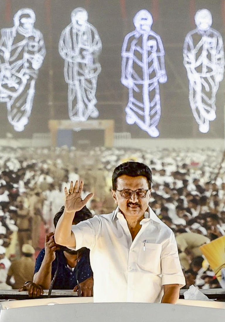 RajneetiGuru.com - राष्ट्रीय अखंडता सभी अल्पसंख्यक समुदायों के लिए सुरक्षा की मांग करती है - Image Credited by Press Trust of India