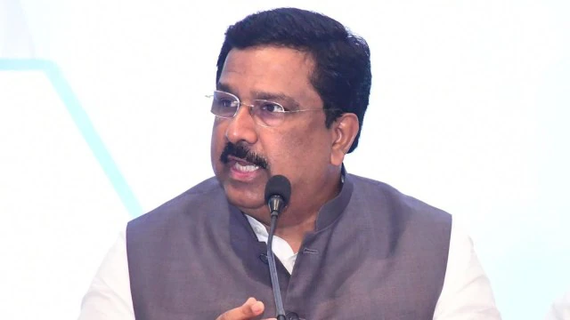 rajneetiguru.com - SIR विवाद पर विपक्ष पूरी तरह एकजुट। Image Credit – The Indian Express