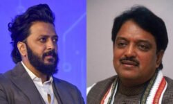 RajneetiGuru.com - दिलों पर उकेरा गया नाम देशमुख की विरासत पर विवाद - Image credited by Hindustan Times