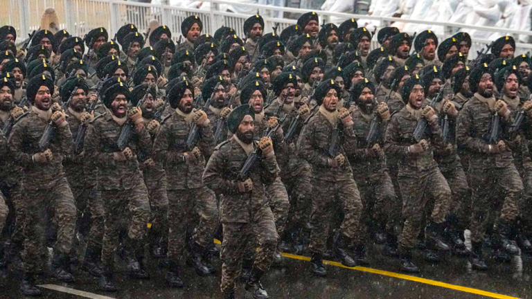 RajneetiGuru.com - दोहरा सलाम सिख रेजिमेंट की पवित्र गणतंत्र दिवस परंपरा - Image Credited by Times NOW