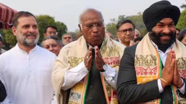 RajneetiGuru.com - पटका विवाद सरमा ने राहुल पर साधा निशाना, बताया पूर्वोत्तर का अपमान - Image Credited by India Today