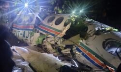 RajneetiGuru.com - झारखंड में एयर एंबुलेंस दुर्घटनाग्रस्त, सात लोगों की मौत - Image Credited by Hindustan Times