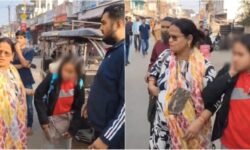 RajneetiGuru.com - बिहार में माँ ने बेटी को बेरहमी से पीटा; पुलिस जांच के आदेश - Image Credited by India Today