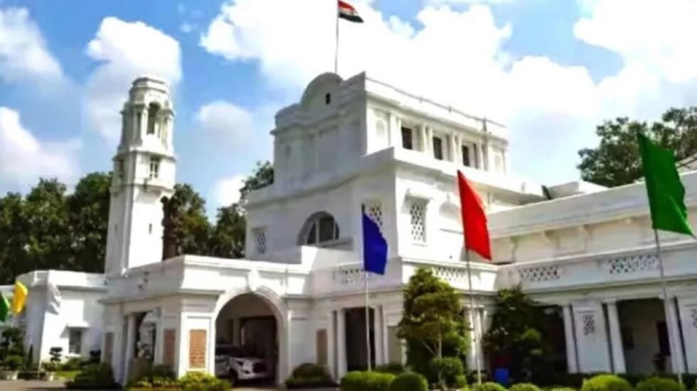 RajneetiGuru.com - बजट सत्र से पहले दिल्ली विधानसभा को बम से उड़ाने की धमकी - Image Credited by The Daily Jagran