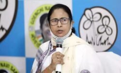 RajneetiGuru.com - ममता बनर्जी का चुनाव से पहले 20 पदों से इस्तीफा - Image Credited by The Times of India