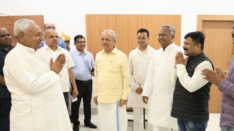 RajneetiGuru.com - महिमा पटेल ने दावणगेरे उपचुनाव के लिए एनडीए टिकट मांगा - Image Credited by The New Indian Express