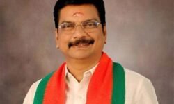 RajneetiGuru.com - विजय को गठबंधन का न्योता देने पर भाजपा प्रवक्ता बर्खास्त - Image Credited by The New Indian Express